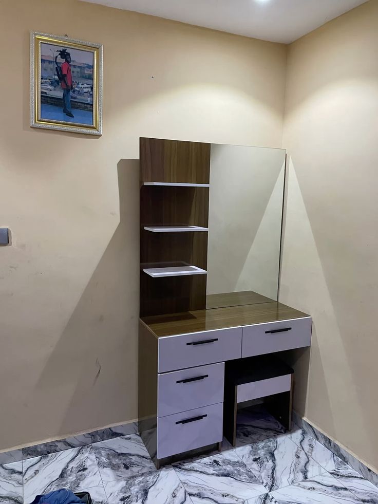 Modern Dressing Table with Mirror - Image 5